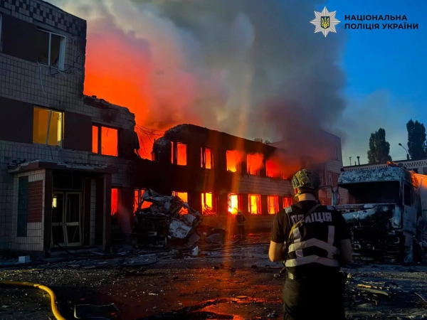 Київ: ліквідація наслідків атаки РФ, фото руйнувань 42