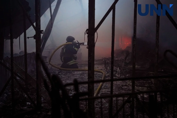 Ринок у Києві згорів після атаки: є жертви та постраждалі 16 Ринок у Києві згорів після атаки: є жертви та постраждалі 14