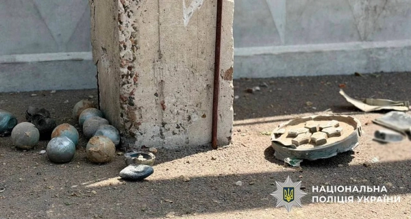 Київ: уламки ракети Х-69 із касетною боєголовкою знайшли сапери 9 Київ: уламки ракети Х-69 із касетною боєголовкою знайшли сапери 7