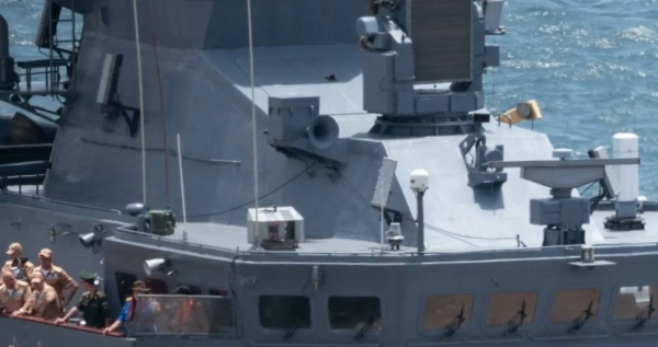 Росія оснащує кораблі РЕБ "Пероед-М": деталі 9 Росія оснащує кораблі РЕБ "Пероед-М": деталі 8