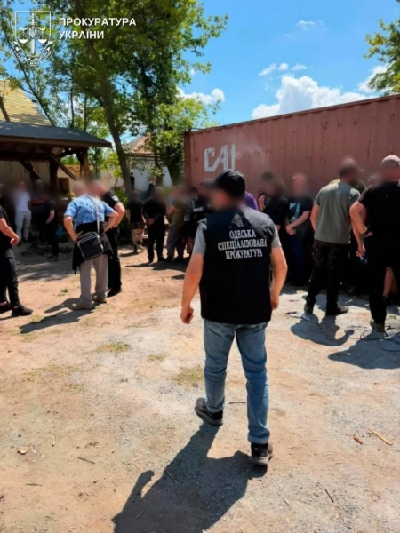 На Одещині майора затримали за будівництво дому для начальника 12