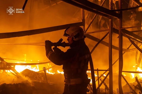 Київ: ліквідація наслідків атаки РФ, фото руйнувань 47