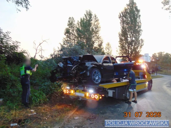 П'яні українці в Польщі: Audi потрапила в ДТП, одна в багажнику. 4