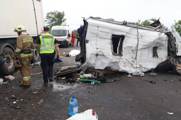 Водій спричинив ДТП на Миколаївщині: 12 загиблих