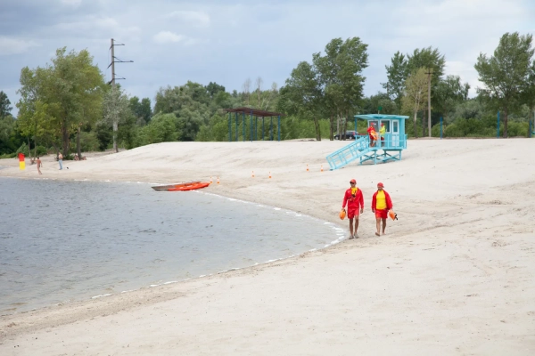 Де купатися в Києві: пляжі та басейни для літа 12 Де купатися в Києві: пляжі та басейни для літа 10