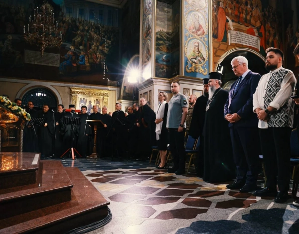 Лавра: 975 років історії. Літургія у Києво-Печерській обителі 4 Лавра: 975 років історії. Літургія у Києво-Печерській обителі 2