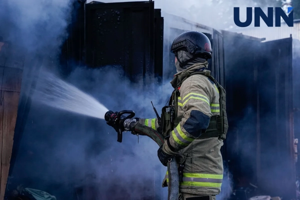 Київ: ринок згорів дотла після атаки, є жертви 15 Київ: ринок згорів дотла після атаки, є жертви 13