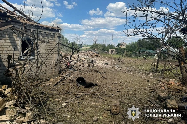 Більше 1300 ударів РФ на Донеччині: 5 загиблих, 12 поранених 10 Більше 1300 ударів РФ на Донеччині: 5 загиблих, 12 поранених 8