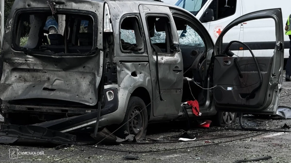Наслідки удару КАБами по Сумах: 17 постраждалих, загинула дитина 11 Наслідки удару КАБами по Сумах: 17 постраждалих, загинула дитина 9