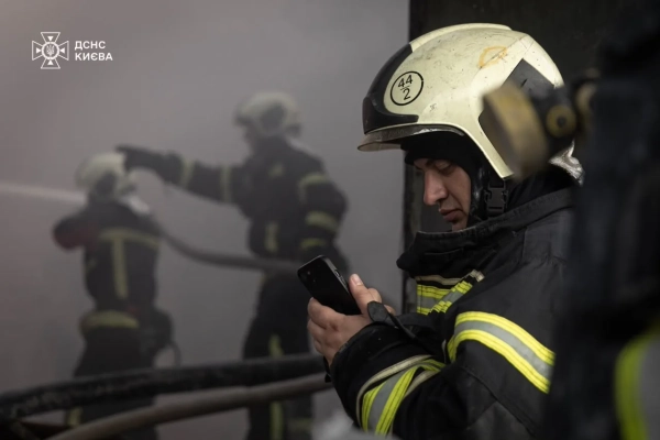 Київ: ліквідація наслідків атаки РФ, фото руйнувань 29