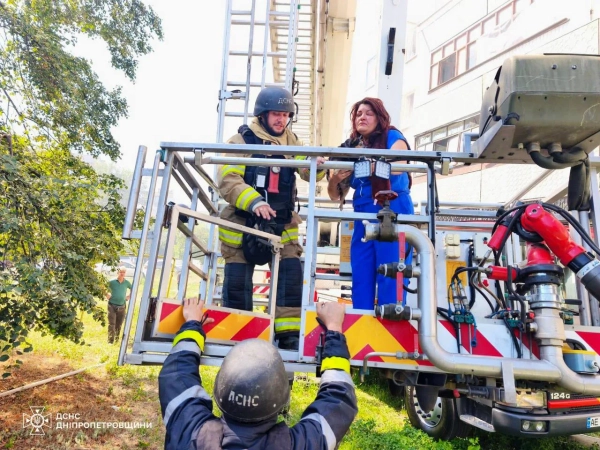 Павлоград під обстрілом: 2 загиблих, серед поранених дитина 17