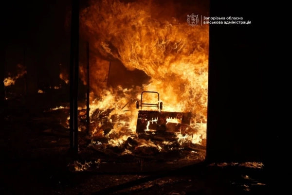 Пожежа в ТЦ Запоріжжя: наслідки атаки РФ, площа 500 кв.м 6 Наслідки атаки на торговельний об'єкт у Запоріжжі