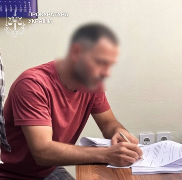 Контрабанда цигарок під виглядом полуниці: молдаванин під підозрою 8 Контрабанда цигарок під виглядом полуниці: молдаванин під підозрою 6