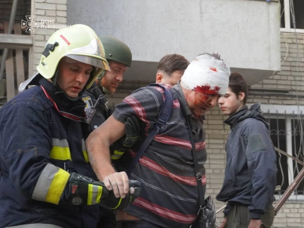 Ракетний удар по Львову: 26 поранених, серед них діти 12 Ракетний удар по Львову: 26 поранених, серед них діти 10