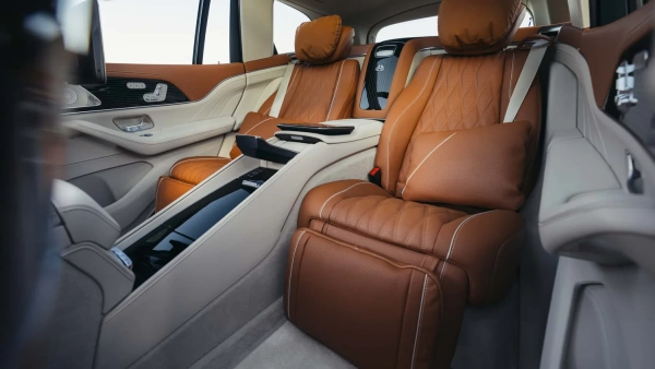Mercedes-Maybach GLS: потужність, стиль, нові деталі 9 Mercedes-Maybach GLS: потужність, стиль, нові деталі 7