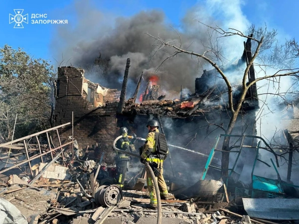 Авіаудар по Запоріжжю: троє загиблих, поранено дитину 9 Авіаудар по Запоріжжю: троє загиблих, поранено дитину 7