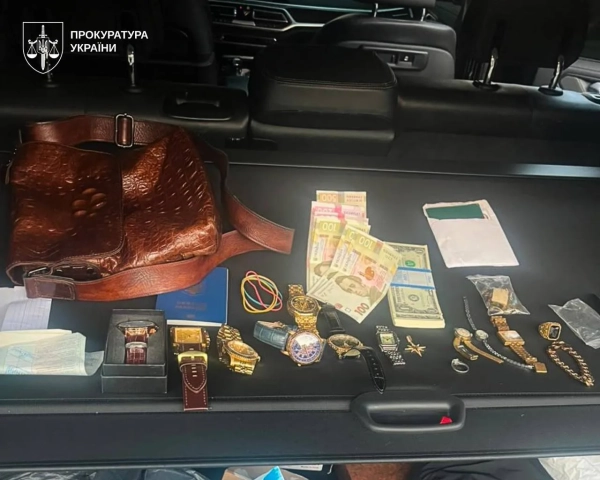 Напад на волонтера: $11 тис. для ЗСУ викрадено, підозри оголошено 10 Напад на волонтера: $11 тис. для ЗСУ викрадено, підозри оголошено 8