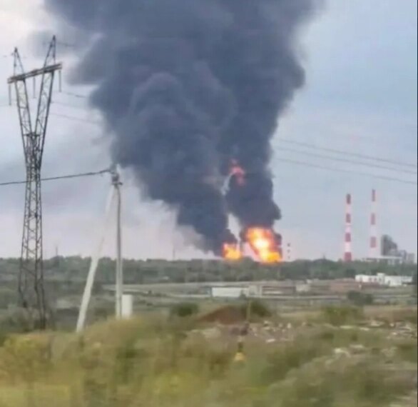 Головна 44 Пожежа на НПЗ у Сизрані: атака дронів спричинила загоряння