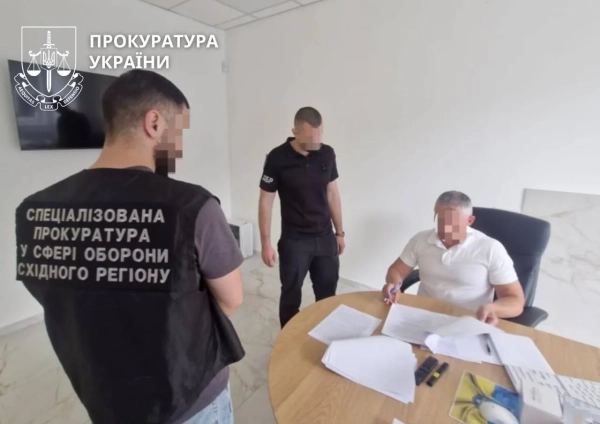 Підозра керівникам медслужби: незаконно виплатили 2,35 млн грн 4