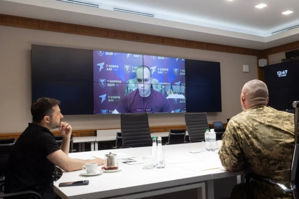 Зеленський: Нарада командирів про ситуацію на фронті 21 Зеленський: Нарада командирів про ситуацію на фронті 19
