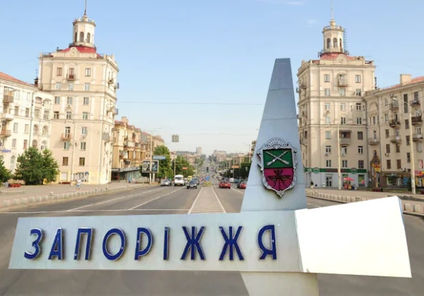 Головна 12 Запоріжжя: росіяни вдарили по житловому кварталу