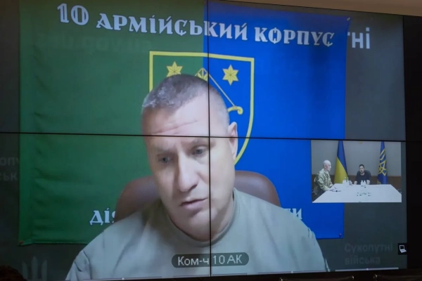 Зеленський: Нарада з командирами про ситуацію на фронті 12