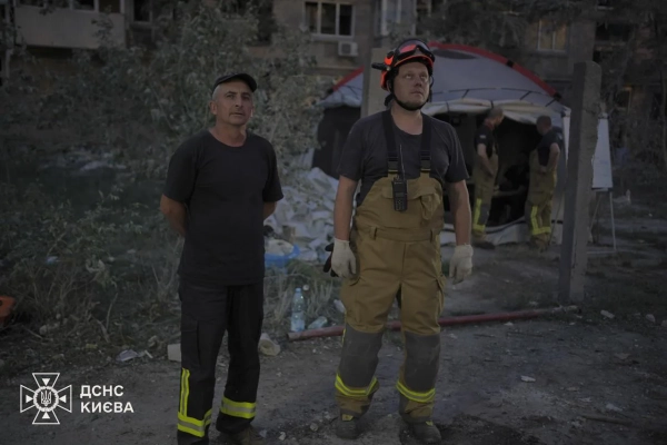 Київ: троє людей поза зв'язком після атаки 13 Київ: троє людей поза зв'язком після атаки 11