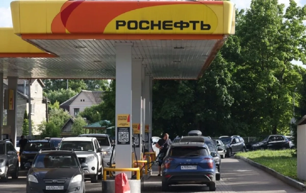 Росія: ціни на пальне злетіли на 20% за рік
