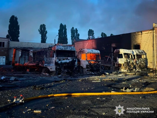 Київ: ліквідація наслідків атаки РФ, фото руйнувань 40