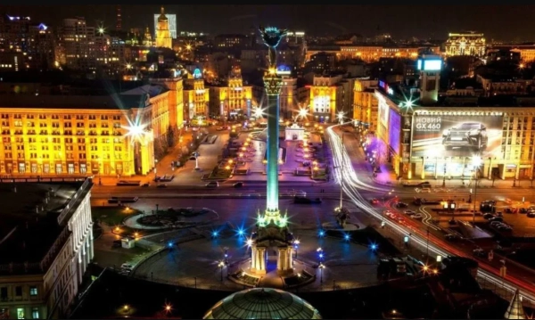 Київ: двоє постраждалих з-під завалів, витік аміаку
