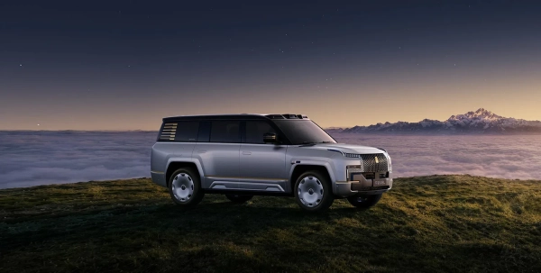 BYD Yangwang U8L: нова флагманська модель 8