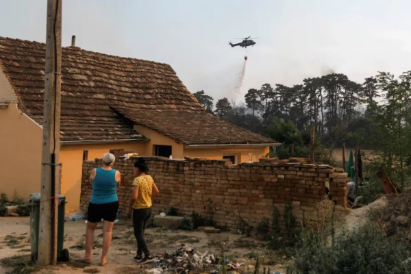 ЄС допомагає Сербії: гелікоптери гасять лісові пожежі 4