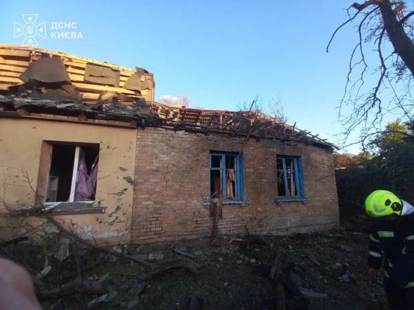 Атака на Київ: пошкоджено житлові будинки, горить дев'ятиповерхівка 5