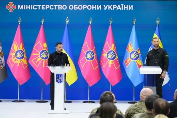 Зеленський: більше дипстрайків та рішень щодо мобілізації 4 Зеленський після призначення Хмари очікує більше операцій із застосуванням дипстрайків та рішень щодо мобілізації