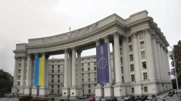 МЗС: Тривають пошуки 56 українців після повені в Непалі