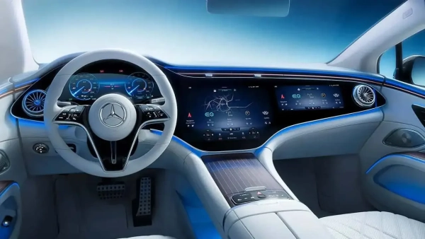 Mercedes повертає кнопки: аналітика і рішення