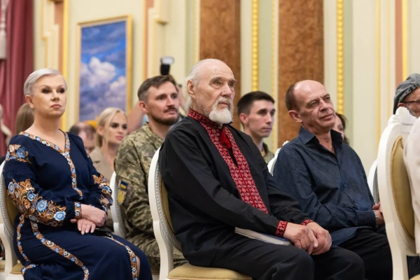 Зеленський нагородив 20 "Національних легенд України" 17