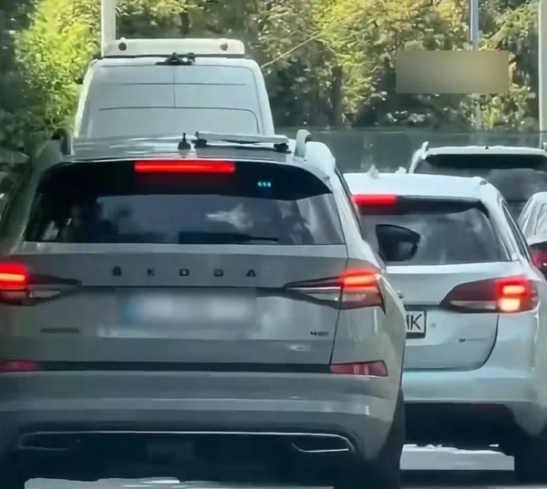 Патрульні “фантоми”: чому спец авто ще не на дорогах України