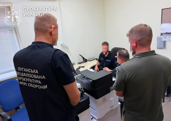 Ексвійськових підозрюють у заволодінні 4,38 млн грн: ОГП 7 Ексвійськових підозрюють у заволодінні 4,38 млн грн: ОГП 5