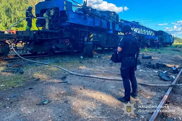Трагедія на Сумщині: загинули мати та дитина від удару РФ 5 Трагедія на Сумщині: загинули мати та дитина від удару РФ 3