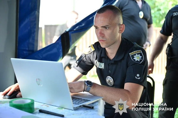 Буковина: 11 днів у лісі – поліцейський-стрілець затриманий 15 Буковина: 11 днів у лісі – поліцейський-стрілець затриманий 13