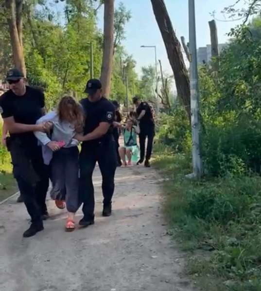 Конфлікт у Києві: тепломережа проти парку. Подробиці 6 Конфлікт у Києві: тепломережа проти парку. Подробиці 4