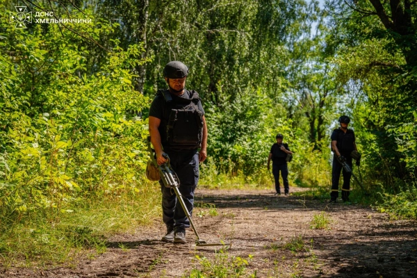 Наслідки вибухів на Хмельниччині: ДСНС показала, що залишилось 16