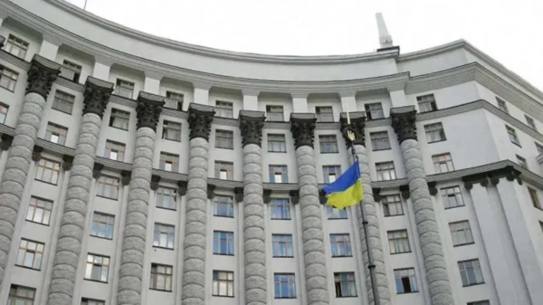 Кабмін: Легальне проживання захисників України подовжено