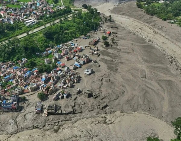 Непал: 56 українців зникли безвісти. Оновлення