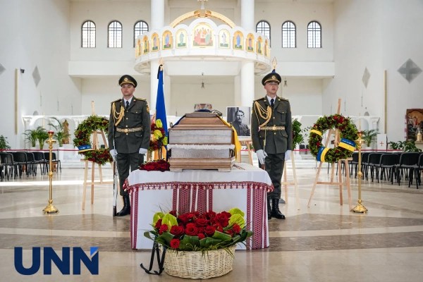 Рештки Коновальця: Велика шана в соборі УГКЦ Києва 11