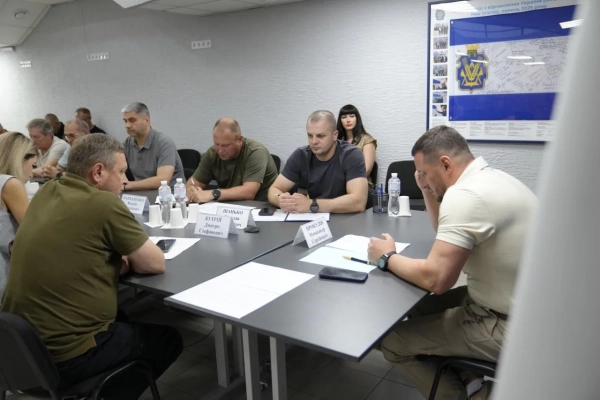 Херсон: тривалі відключення світла й води через атаки РФ 9 Херсон: тривалі відключення світла й води через атаки РФ 7