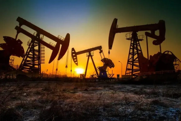 Нафта дорожчає: Іран блокує Ормузьку протоку