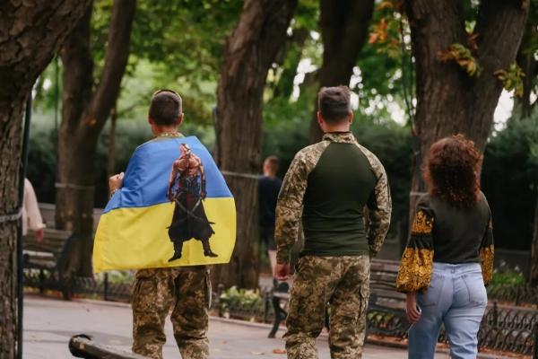 Дюка вдягли у вишиванку: Одеса святкує перше з часів вторгнення 17 Дюка вдягли у вишиванку: Одеса святкує перше з часів вторгнення 15
