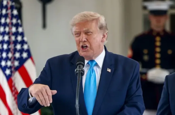 Трамп наказав бити по Ірану: нові деталі удару